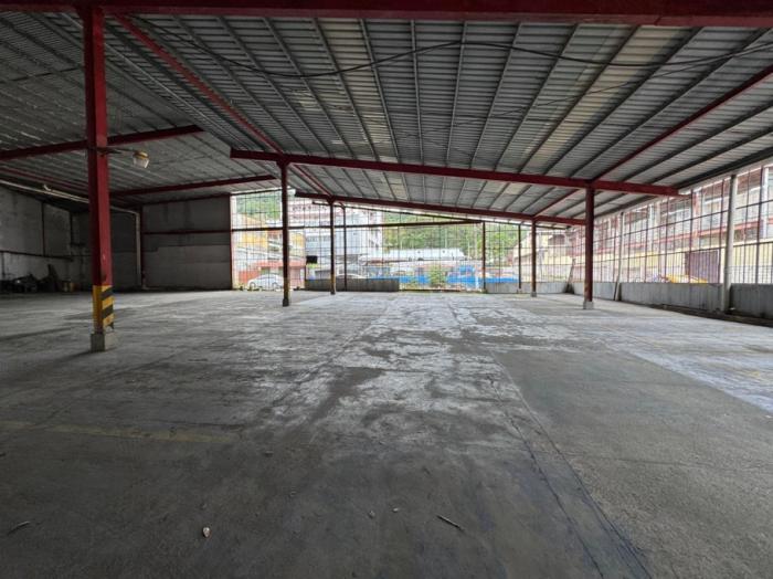 Venta de galera comercial ubicada en santa ana, calle estudiante, ancón