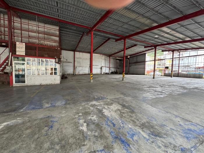 Venta de galera comercial ubicada en santa ana, calle estudiante, ancón