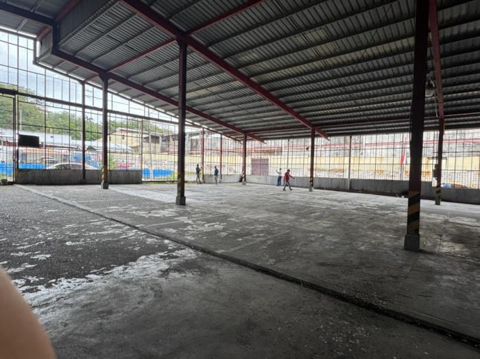 Venta de galera comercial ubicada en santa ana, calle estudiante, ancón