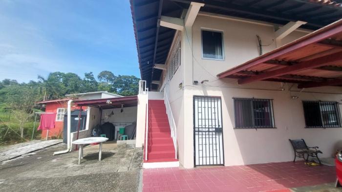 Venta de casa en el espinar, colón