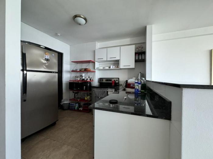 Venta de apartamento vacío en ave. balboa, panamá
