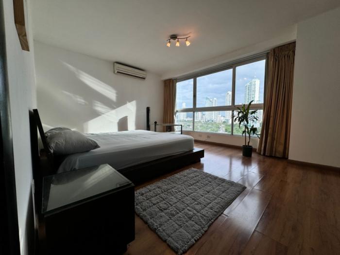Venta de apartamento vacío en ave. balboa, panamá