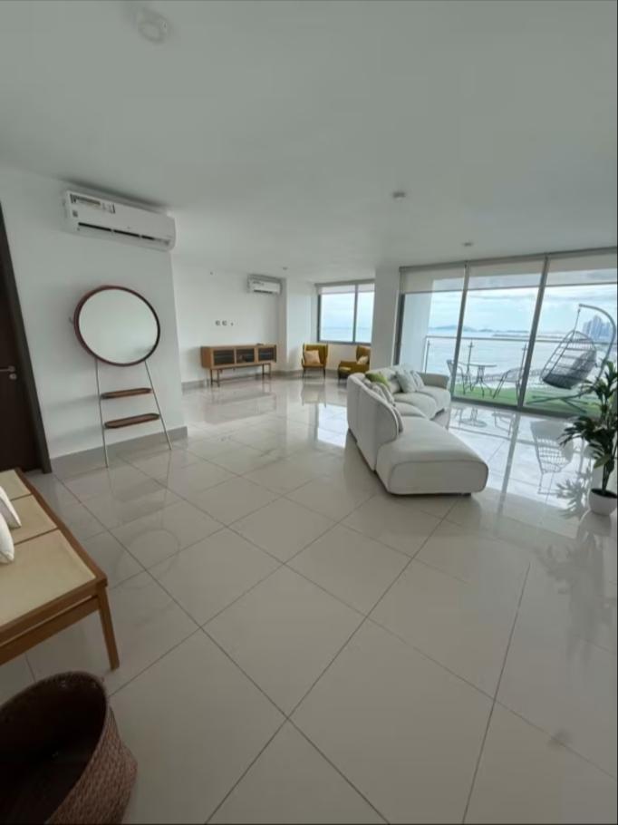 Alquiler de apartamento amoblado en costa del este, juan díaz