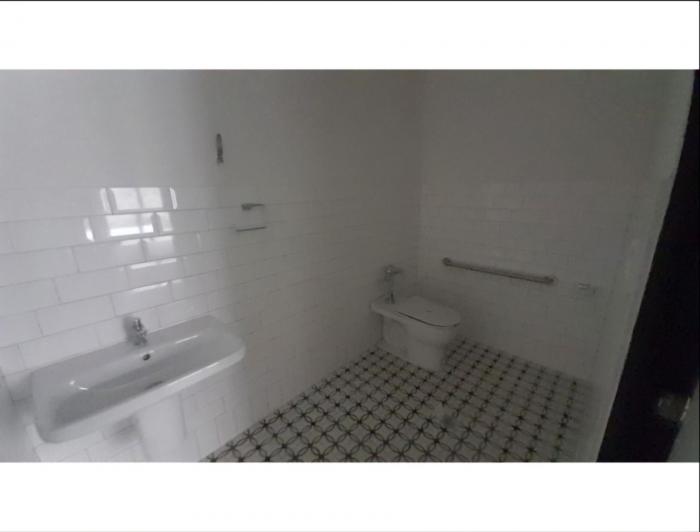 Alquiler de local comercial en la plazuela de alfaro, casco viejo
