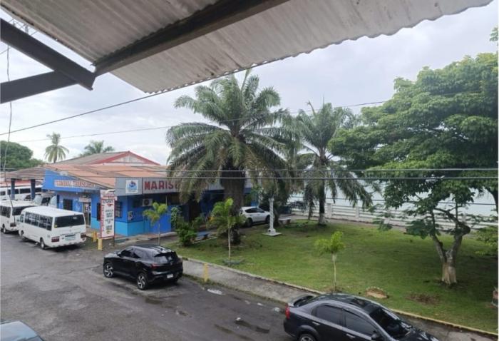 Venta de casa comercial en puerto armuelles