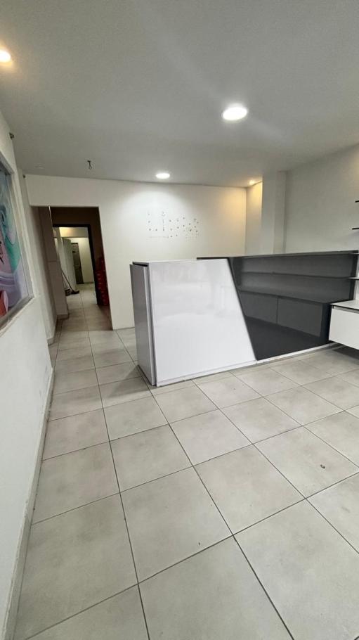 Alquiler de local comercial en vista hermosa