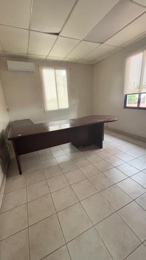 Alquiler de local en planta alta en vista hermosa 