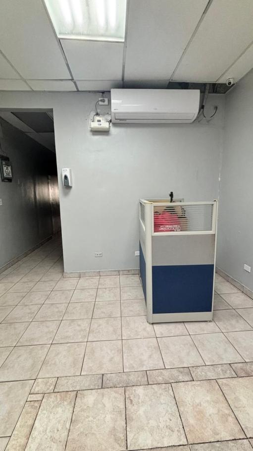 Alquiler de local en planta alta en vista hermosa 