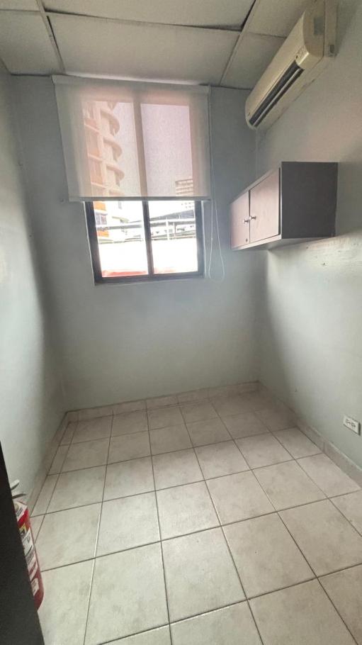 Alquiler de local en planta alta en vista hermosa 