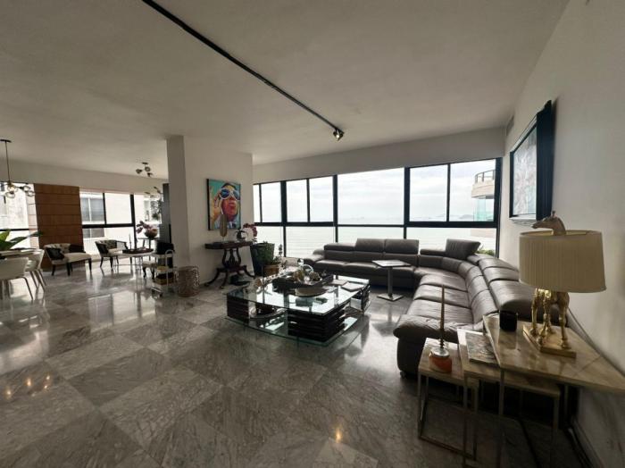Venta de apartamento con línea blanca en punta paitilla, panamá