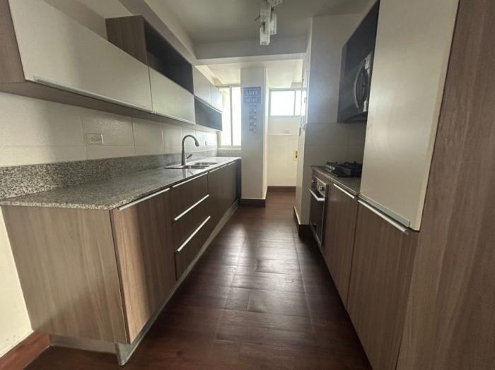 Venta de apartamento en ph parques del carmen, el carmen, bella vista