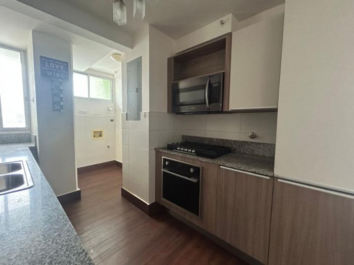 Venta de apartamento en ph parques del carmen, el carmen, bella vista