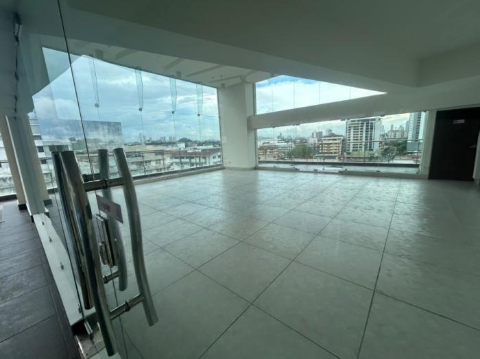 Venta de apartamento en ph parques del carmen, el carmen, bella vista