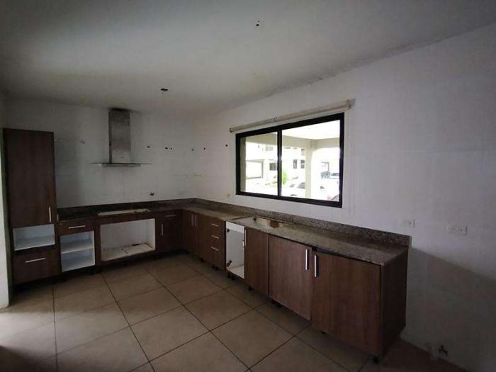 Venta de casa en ph mont blanc, brisas del golf