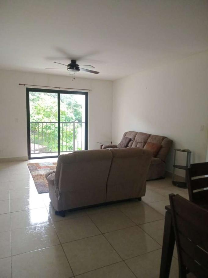 Venta de apartamento en ph embassy village, ancón