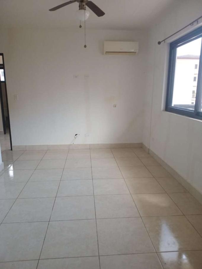 Venta de apartamento en ph embassy village, ancón