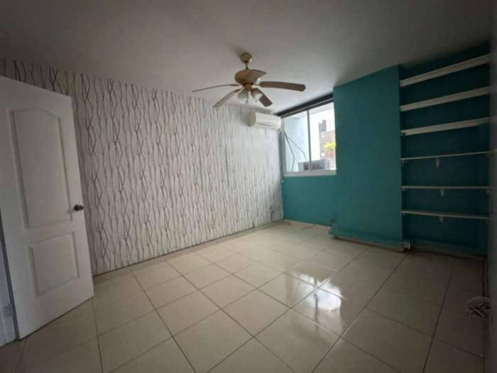 Venta en ph aurora tower, bella vista