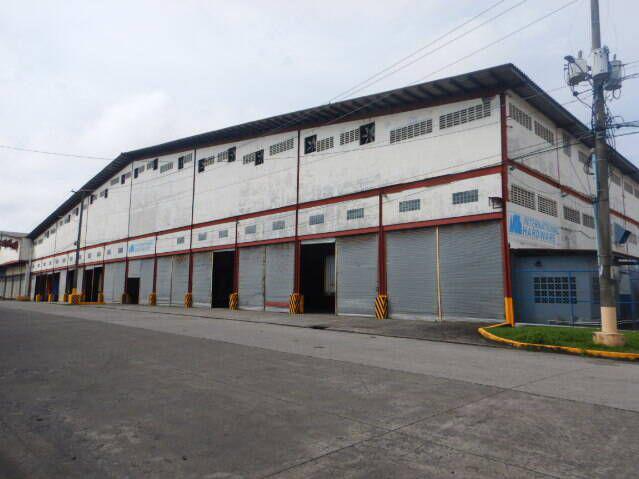 Bodega en venta en la zona libre de colón