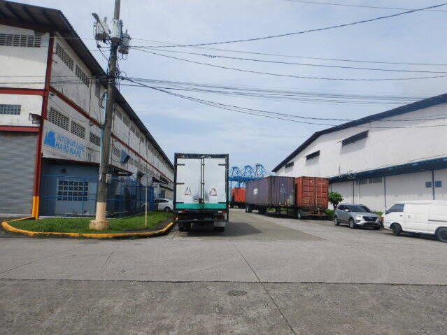 Bodega en venta en la zona libre de colón