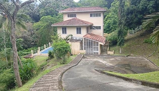 Venta casa en las cumbres en el lago