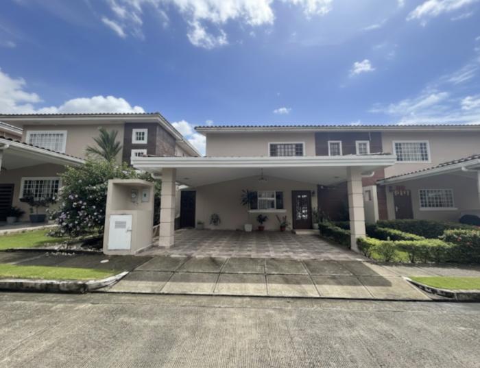 Venta de casa en ph villa tiber, villas del golf