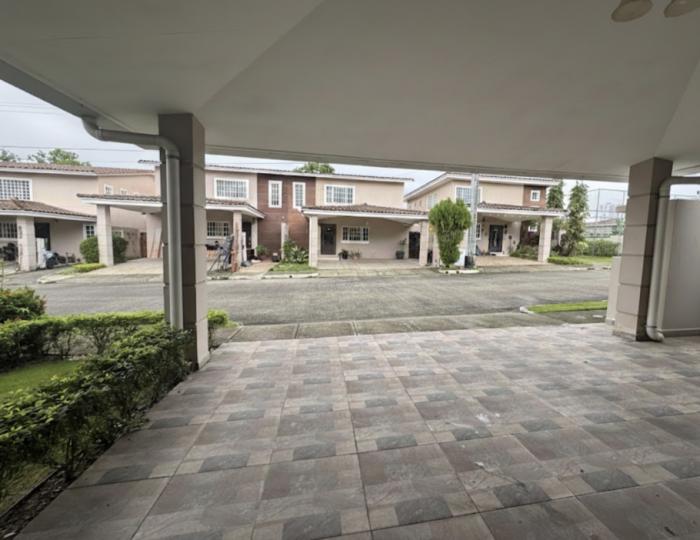 Venta de casa en ph villa tiber, villas del golf