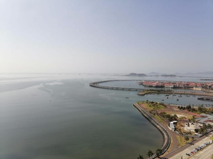 Hermoso apartamento con vista al mar en venta/beautiful apartment for sale with ocean view 