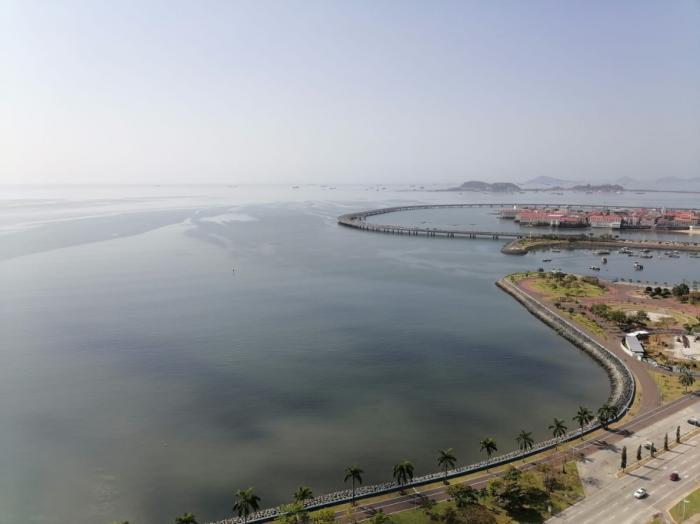 Hermoso apartamento con vista al mar en venta/beautiful apartment for sale with ocean view 
