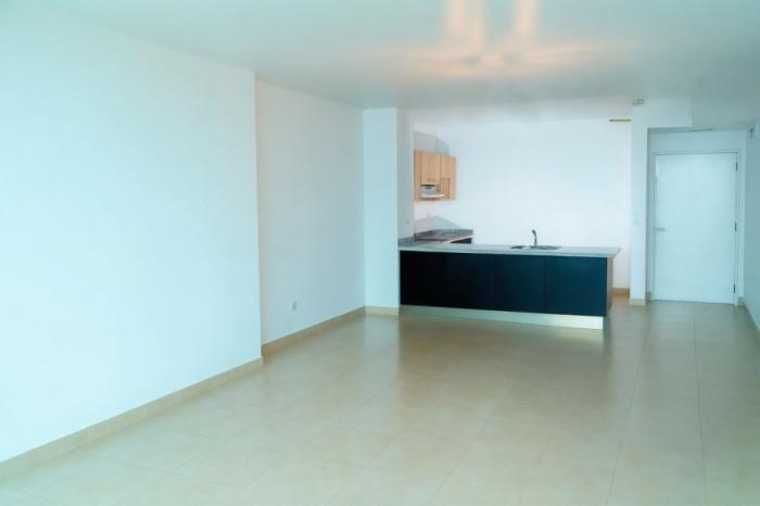 Hermoso apartamento con vista al mar en venta/beautiful apartment for sale with ocean view 