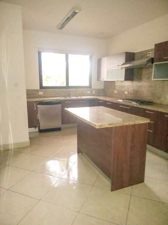 Venta de apartamento en ph embassy club, ancón