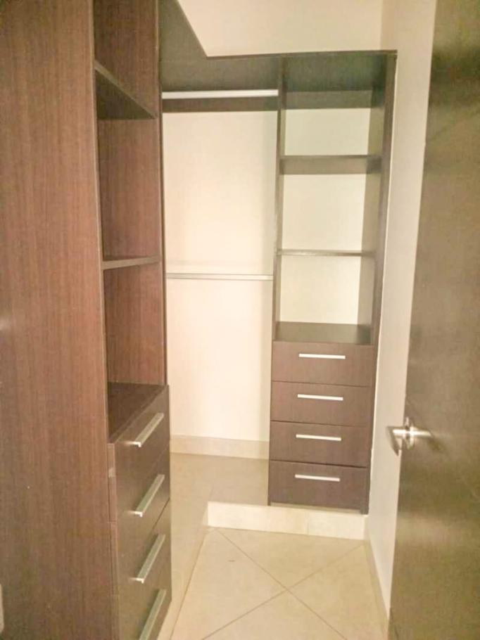 Venta de apartamento en ph embassy club, ancón