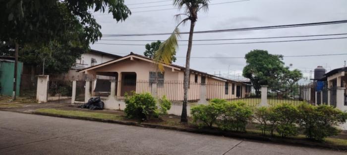 Se vende casa en altos de vacamonte