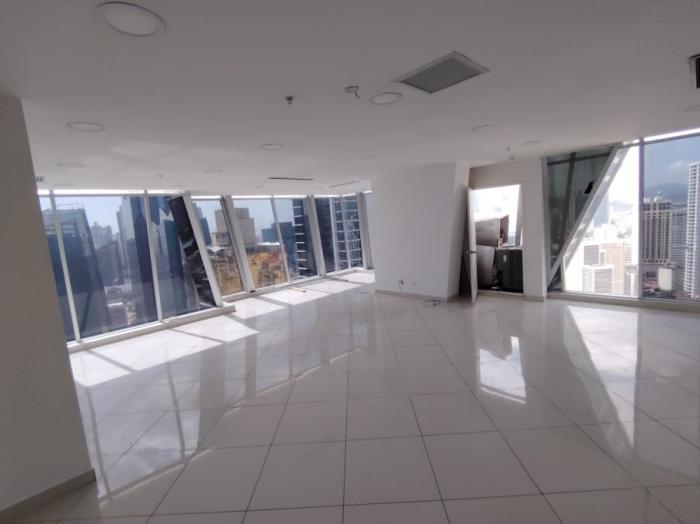 Se alquila o se vende oficina edificio sl55