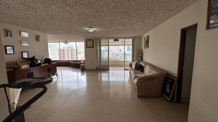 Se vende penthouse en el cangrejo, bella vista