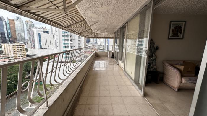 Se vende penthouse en el cangrejo, bella vista
