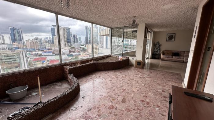 Se vende penthouse en el cangrejo, bella vista