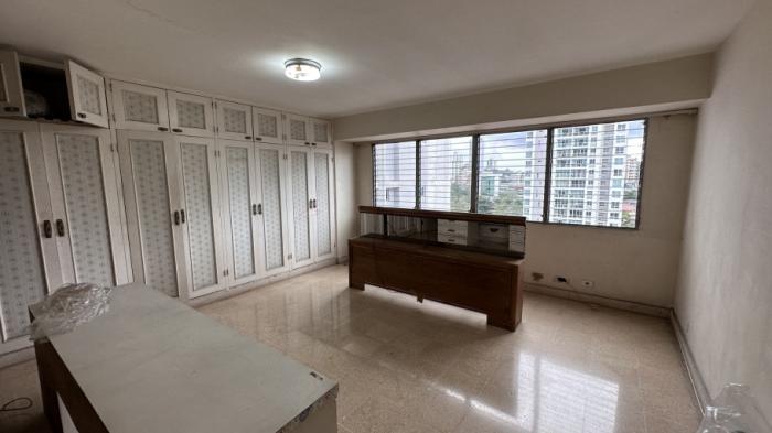 Se vende penthouse en el cangrejo, bella vista