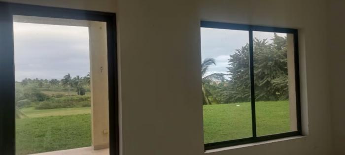  venta de casa reposeida en vista mar golf & beach
