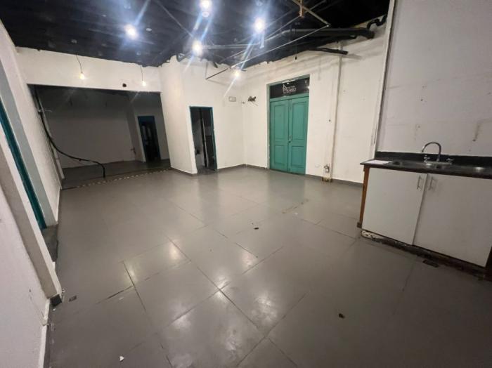  alquiler de local comercial en flor de lirio, casco antiguo