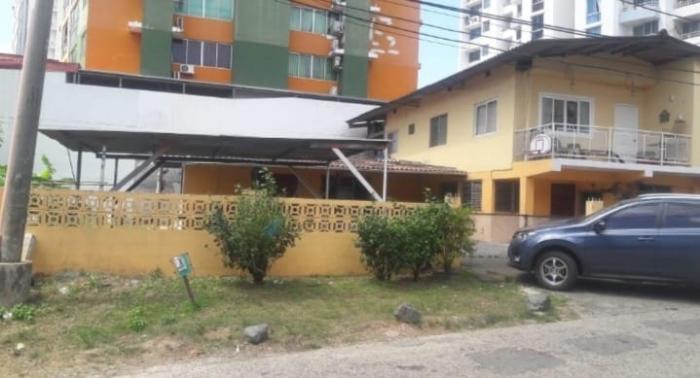 Excelente inversin de casa de esquina a la venta, carrasquilla/excellent investment of a downtown corner house for sale in panama city