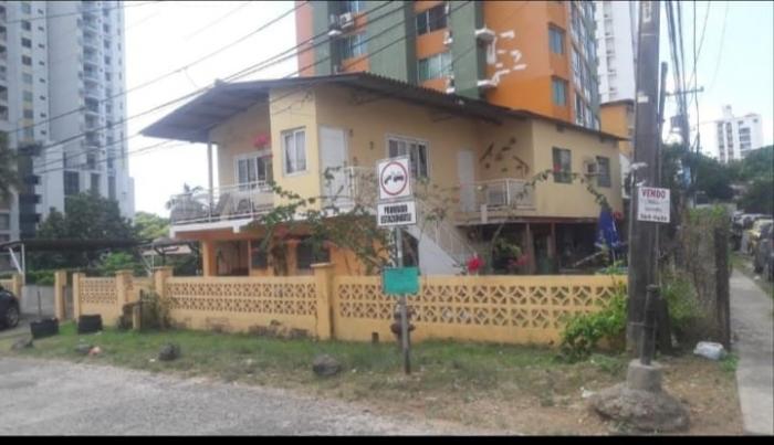 Excelente inversin de casa de esquina a la venta, carrasquilla/excellent investment of a downtown corner house for sale in panama city