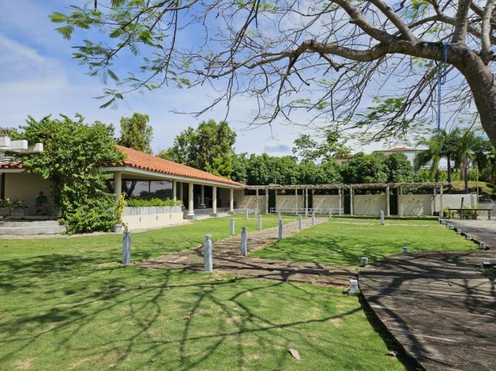 Venta de lujosa casa en vista mar, san carlos, panam