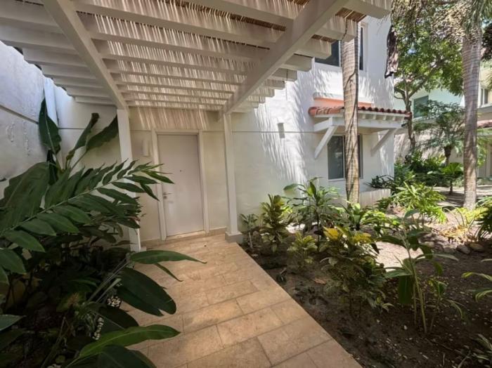 Venta de casa en ph ocean lakes  buenaventura, cocl