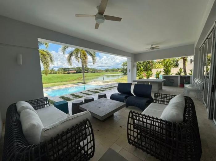 Venta de casa en ph ocean lakes  buenaventura, cocl