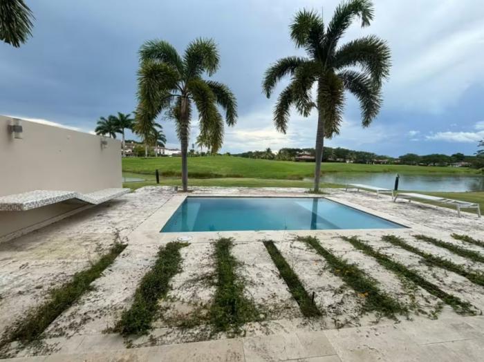 Venta de casa en ph ocean lakes  buenaventura, cocl
