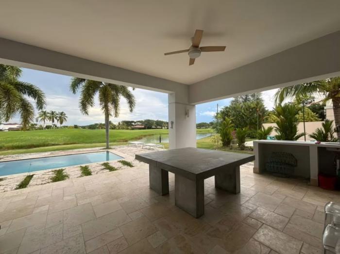 Venta de casa en ph ocean lakes  buenaventura, cocl