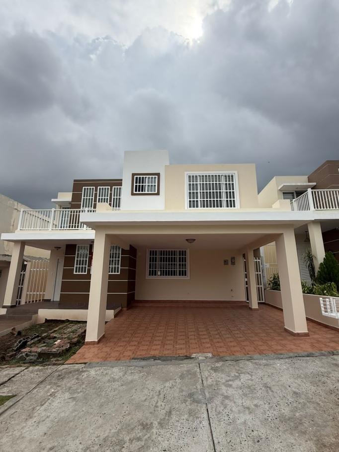 Venta de casa en brisas del golf