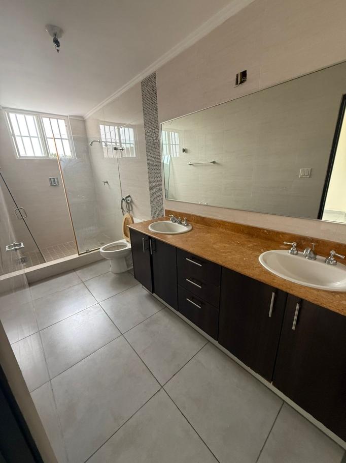 Venta de casa en brisas del golf