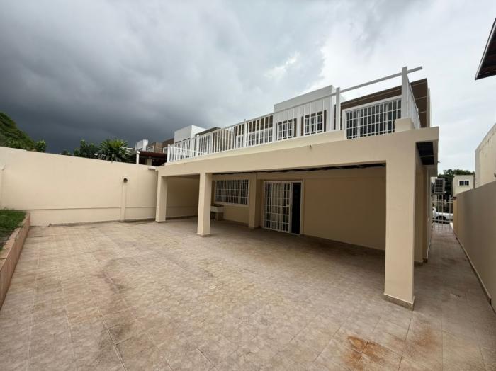 Venta de casa en brisas del golf