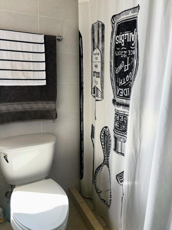 Alquilo casa de 2 niveles en ph las arboledas, la chorrera- $. 950